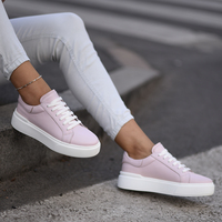 белые кроссовки для девушек